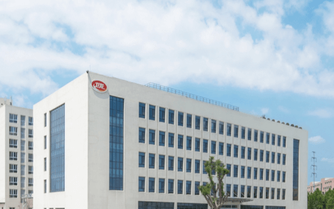 卫龙再冲港交所，涨价难救上半年亏损