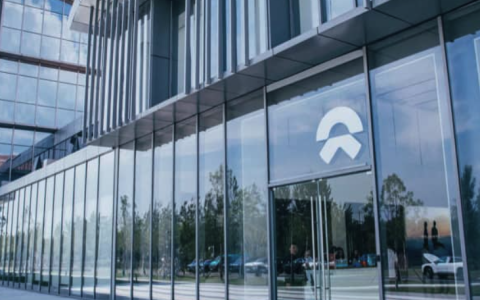 蔚来汽车李斌公开致歉，销量不振又逢雪上加霜