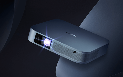 极米科技站在十字路口