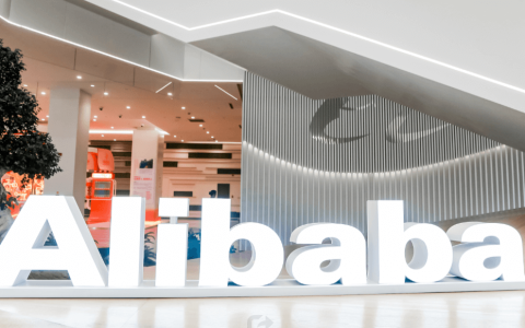 掌舵阿里七年，船长张勇三次「变道」