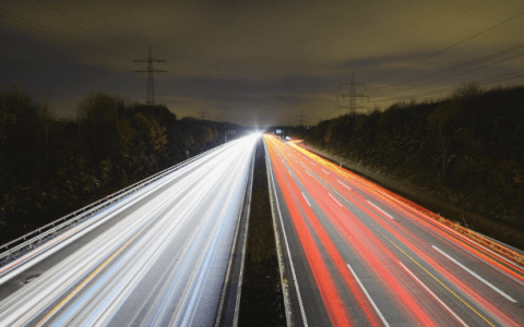 新能源汽车「卷」入2023，中低端市场加剧混战