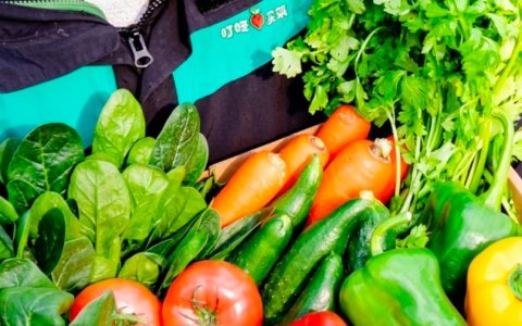 叮咚买菜，「险胜」一局