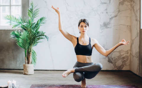 「山寨」围剿Lululemon