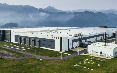 农夫山泉新靠山：涨价+「大包装」