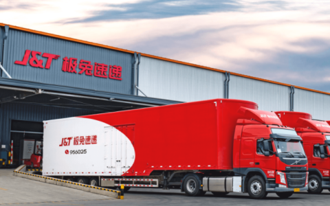 疯狂的极兔，站在人生的「岔路口」