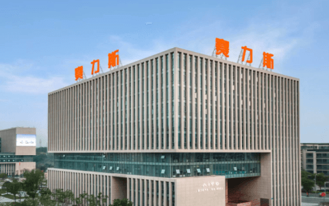 从“小透明”到“黑马”，赛力斯为何让市场刮目相看？