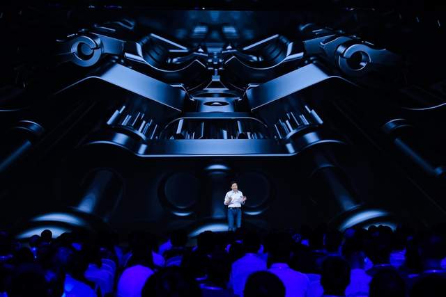  小米宣布科技战略升级，新一代折叠屏、仿生机器人、端侧大模型等重磅亮相