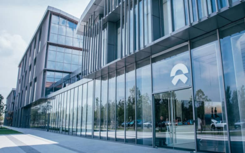 换代阵痛期，蔚来交出了一份糟糕的二季报