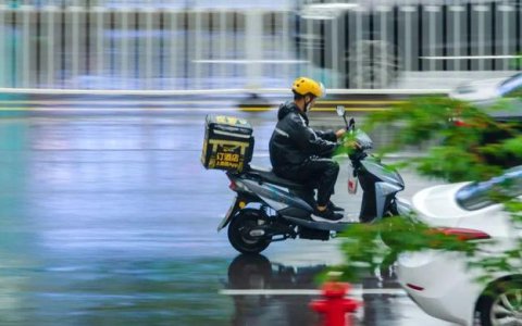 美团的韧性来自何处？