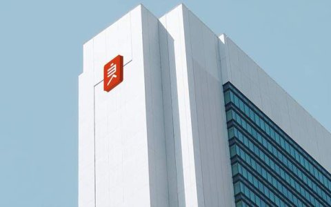 清仓赵一鸣零食，良品铺子要自己玩了