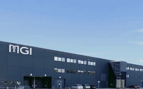 华大智造的「护城河」与「攀云梯」