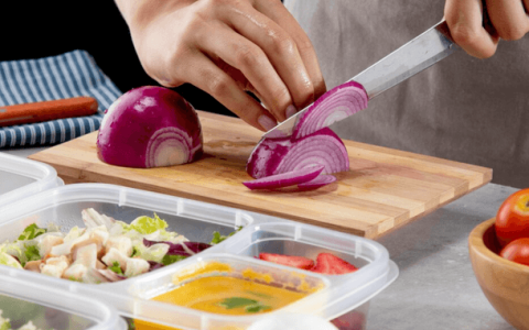 为什么预制菜越批判越火？