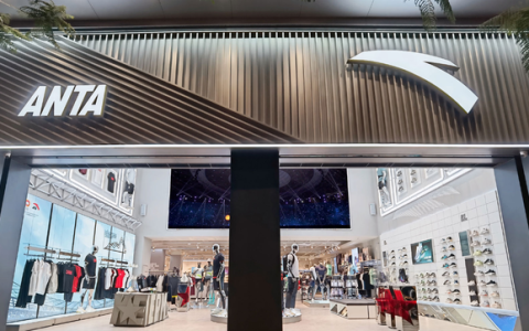 安踏选择杨幂，能否推动FILA再次爆发？