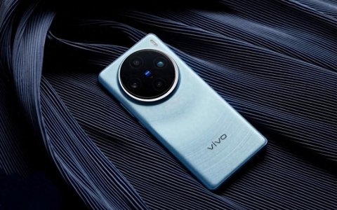 两亿潜望式长焦要来了？超大杯!vivoX100Pro+配置疑曝光