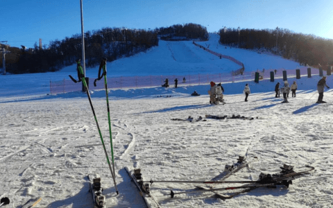 谁在为“雪季”买单？