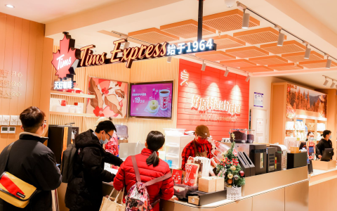 Tims Express门店开进良品铺子，“咖啡+零食”的组合给消费者带来美味体验