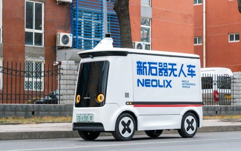 新石器无人车获6亿元C轮融资，无人车累计订单近万台 