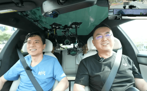 极越夏一平搬来李彦宏当救兵