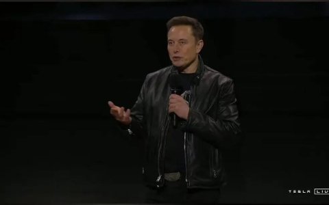 马斯克发布特斯拉Robotaxi，完全解放人类双手？