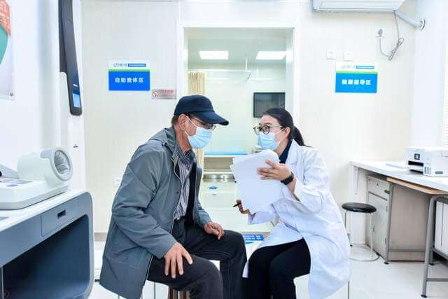 微医控股总裁张君：AI助力数字健共体“换挡提速”