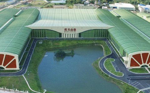 东方树叶成第一曲线，钟睒睒「改头换面」