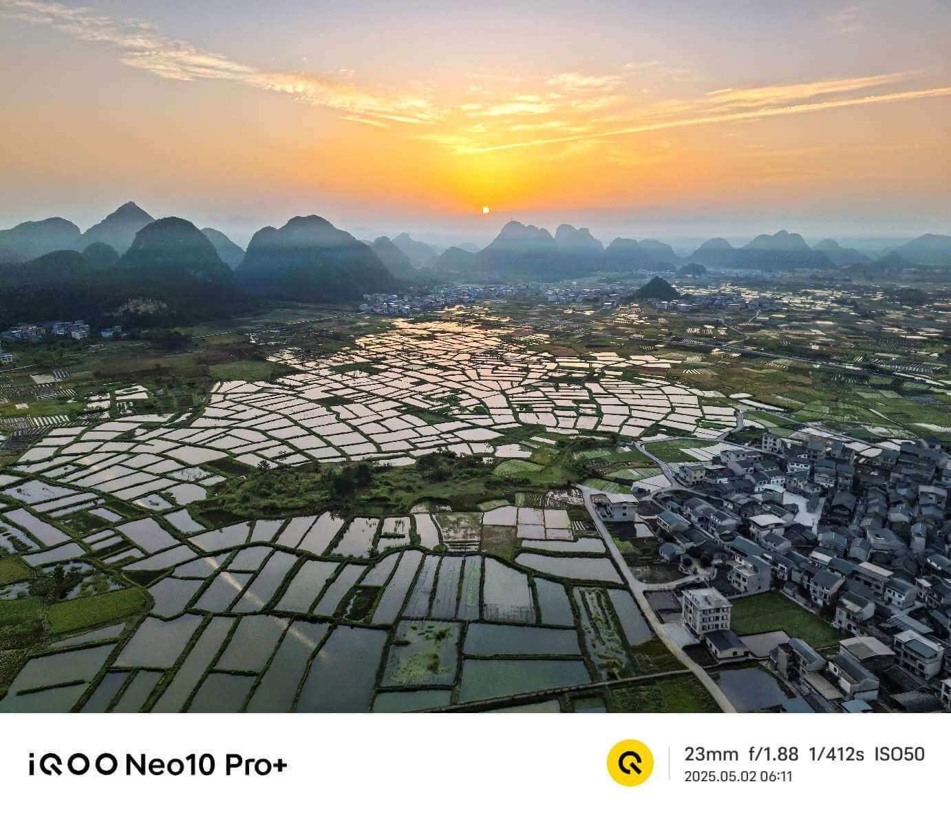 2K屏骁龙双芯旗舰 “超配双芯战神”iQOO Neo10 Pro+发布
