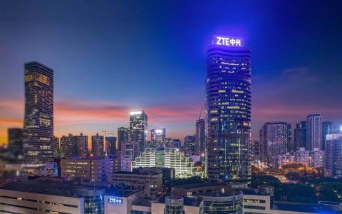 中兴通讯：在AI 浪潮里，用 「连接 + 算力」划桨掌舵