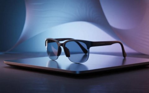 「百镜大战」打响，谁能赢下下一代AI入口之争？