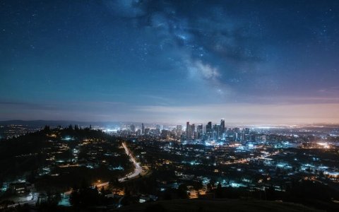 Meta用亿元薪酬发起「人才狙击」能否买来一个AI未来？