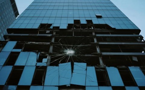 华夏人寿被吊销业务许可证，原董事长终身禁业