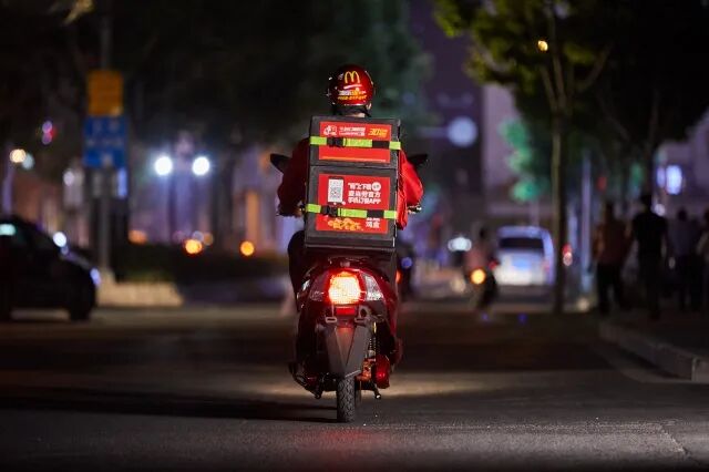 麦当劳中国，「反叛」的这八年