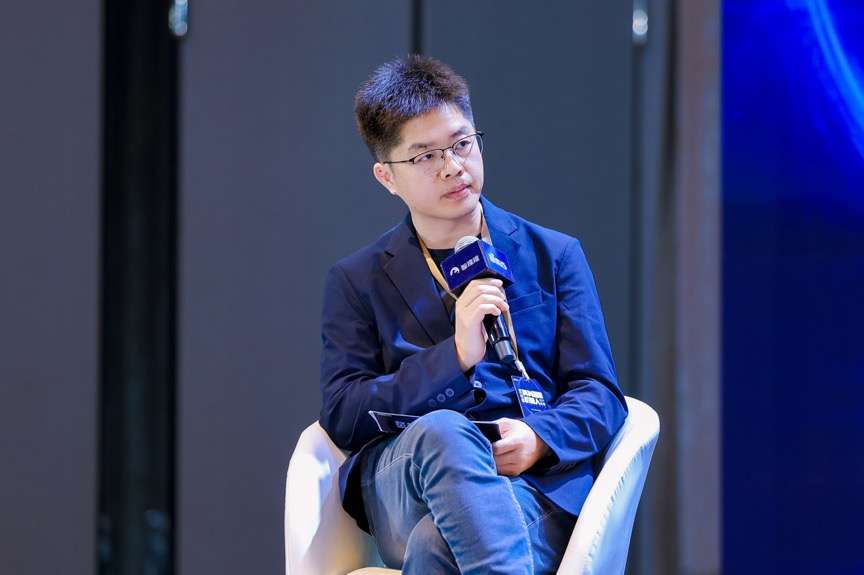 人形機器人落地干貨硬核輸出，首屆具身智能峰會，燃爆了！