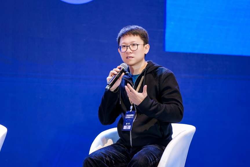 人形機器人落地干貨硬核輸出，首屆具身智能峰會，燃爆了！