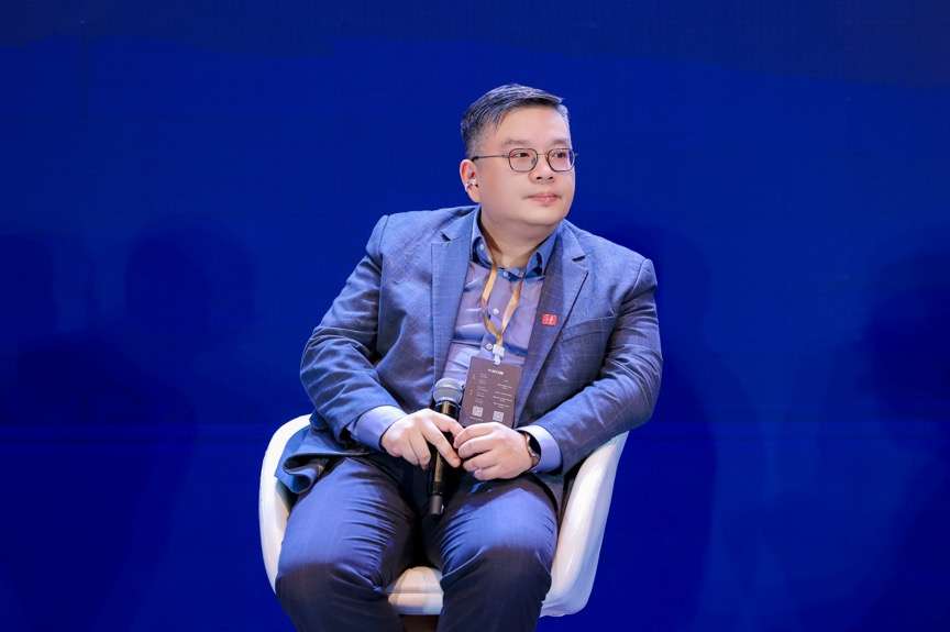 人形機器人落地干貨硬核輸出，首屆具身智能峰會，燃爆了！