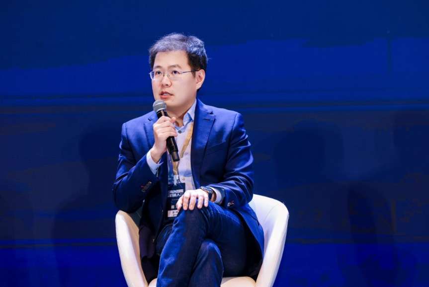 人形機器人落地干貨硬核輸出，首屆具身智能峰會，燃爆了！