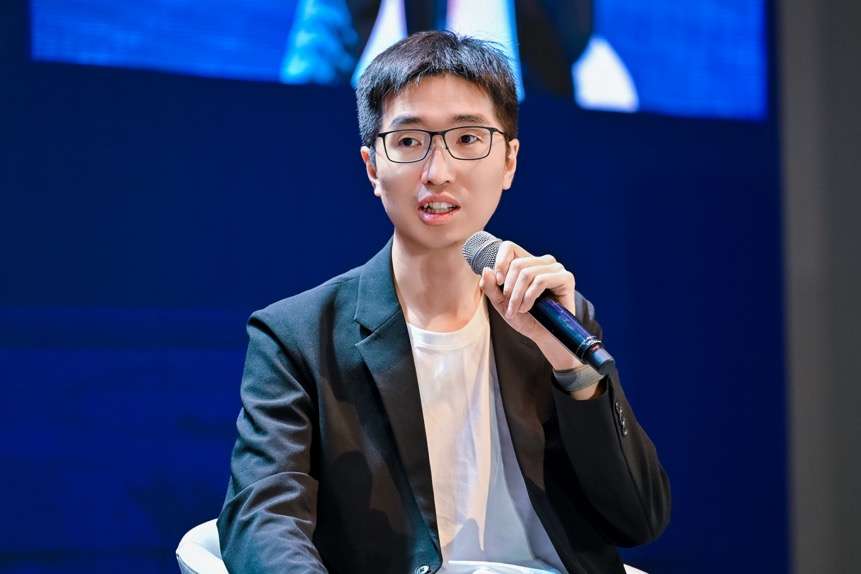 人形機器人落地干貨硬核輸出，首屆具身智能峰會，燃爆了！