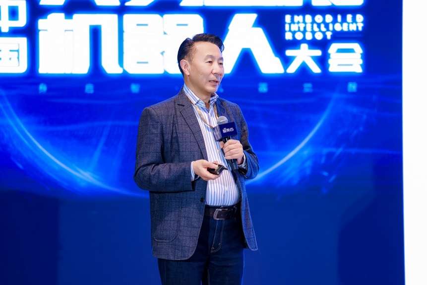 人形機器人落地干貨硬核輸出，首屆具身智能峰會，燃爆了！