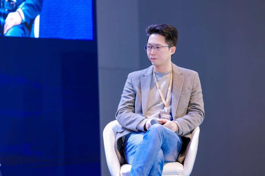 人形機器人落地干貨硬核輸出，首屆具身智能峰會，燃爆了！