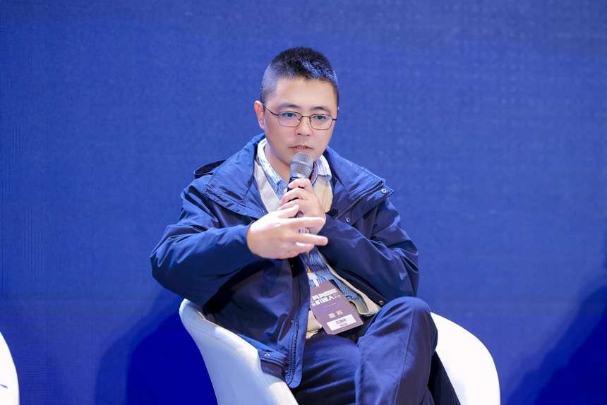 人形機器人落地干貨硬核輸出，首屆具身智能峰會，燃爆了！