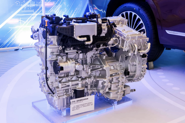 中国制造“十四五”成就展开幕 问界M9成为唯一入选新能源汽车