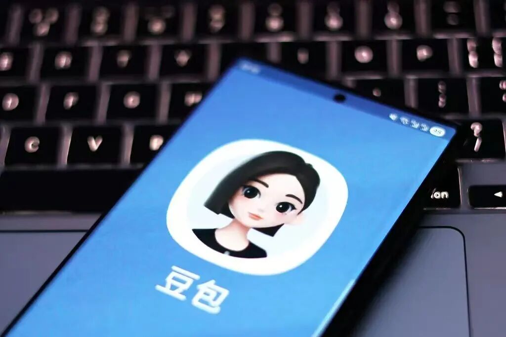 原价4千炒到3万！我刚打开豆包手机就被大厂「围剿」