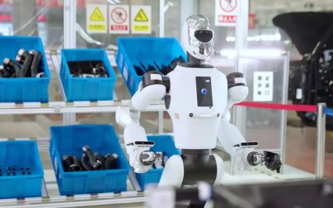 银河通用拿下工业最大订单，拆解千台机器人落地背后的真功夫