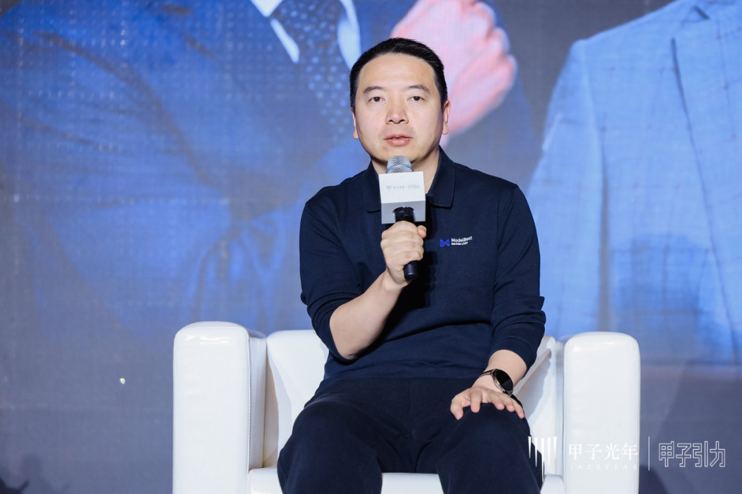 2000+人次到场，70余位大咖激辩AI下半场生存法则，「2025甲子引力年终盛典」圆满落幕 ｜ 甲子引力