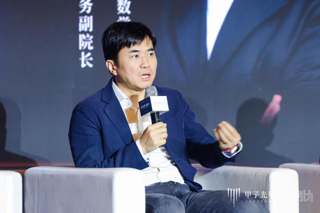 2000+人次到场，70余位大咖激辩AI下半场生存法则，「2025甲子引力年终盛典」圆满落幕 ｜ 甲子引力