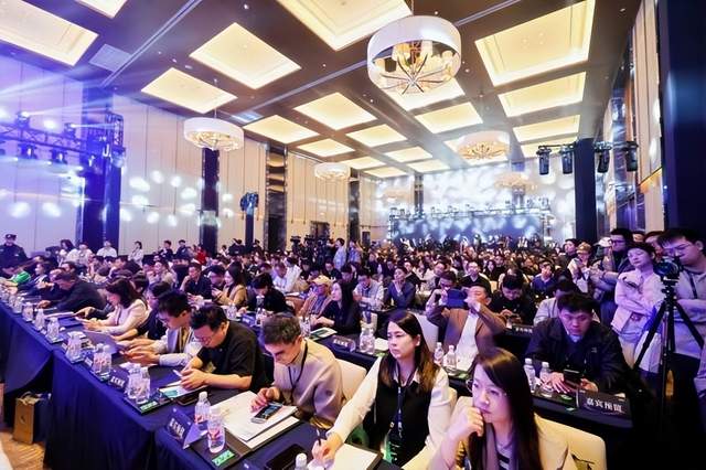 2026崇礼论坛成功举办，俞敏洪、周鸿祎等近百位大咖共话AI新风向