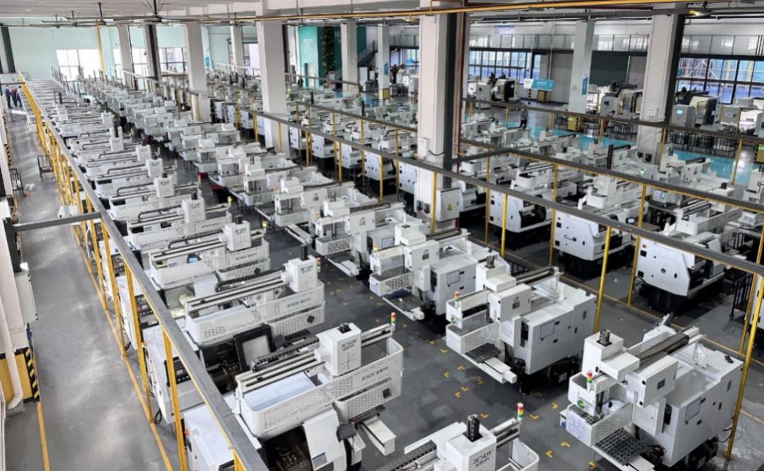 朱炳仁铜朱军岷：AI是洪流，带着思想，我们终将学会游泳