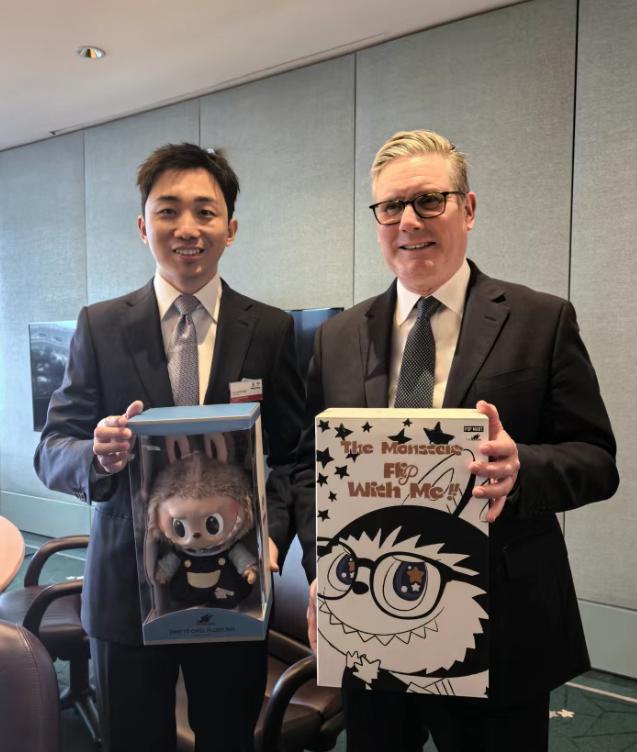 最近，英国首相见了泡泡玛特王宁