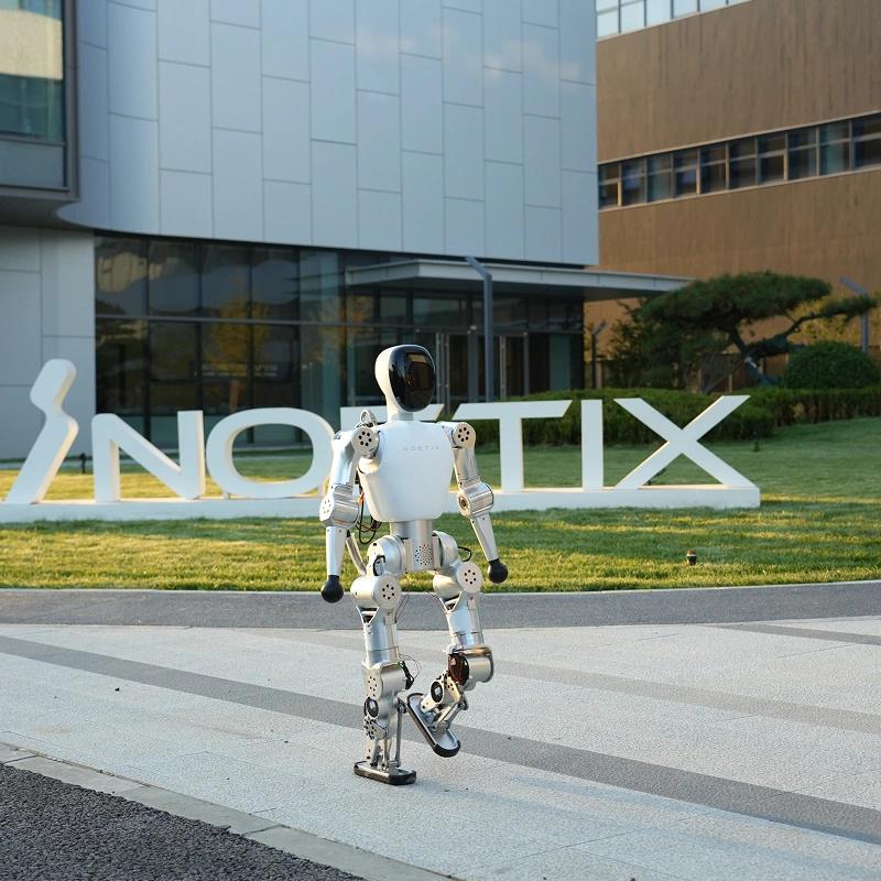 他，28岁，清华辍学3年，从生活费2000元到身价数亿