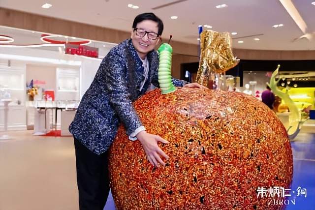 82岁朱炳仁发布新作“水果Party”,首展登陆宁波