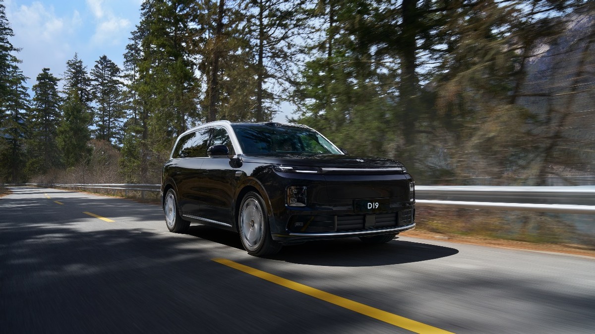 售21.98万起，零跑D19携增程500km纯电续航、双高通8797芯片登场